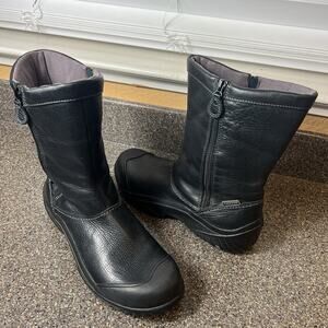 Clarks Muckers Womens Size 10M Black leather Comfort Casual Zip Boots Waterproof